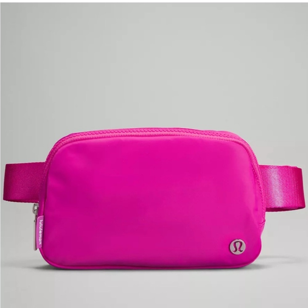 NWT Lululemon Sonic Pink Beltbag